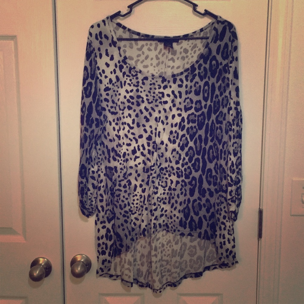 Gave Elements Gray Leopard Print Tunic